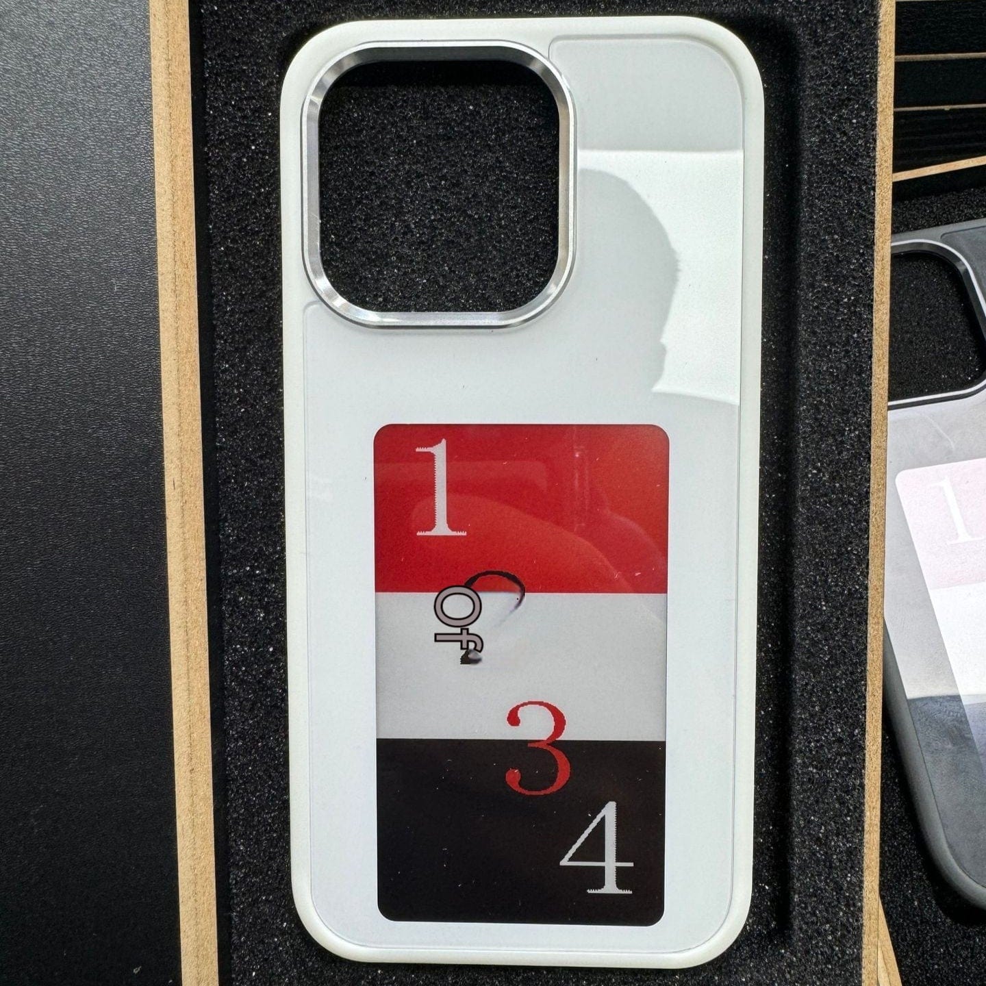 E - ink Screen Phone Case Unlimited Screen Projection Personalized Phone Cover Battery Free New Designer Luxury Phone Case - Xpressa