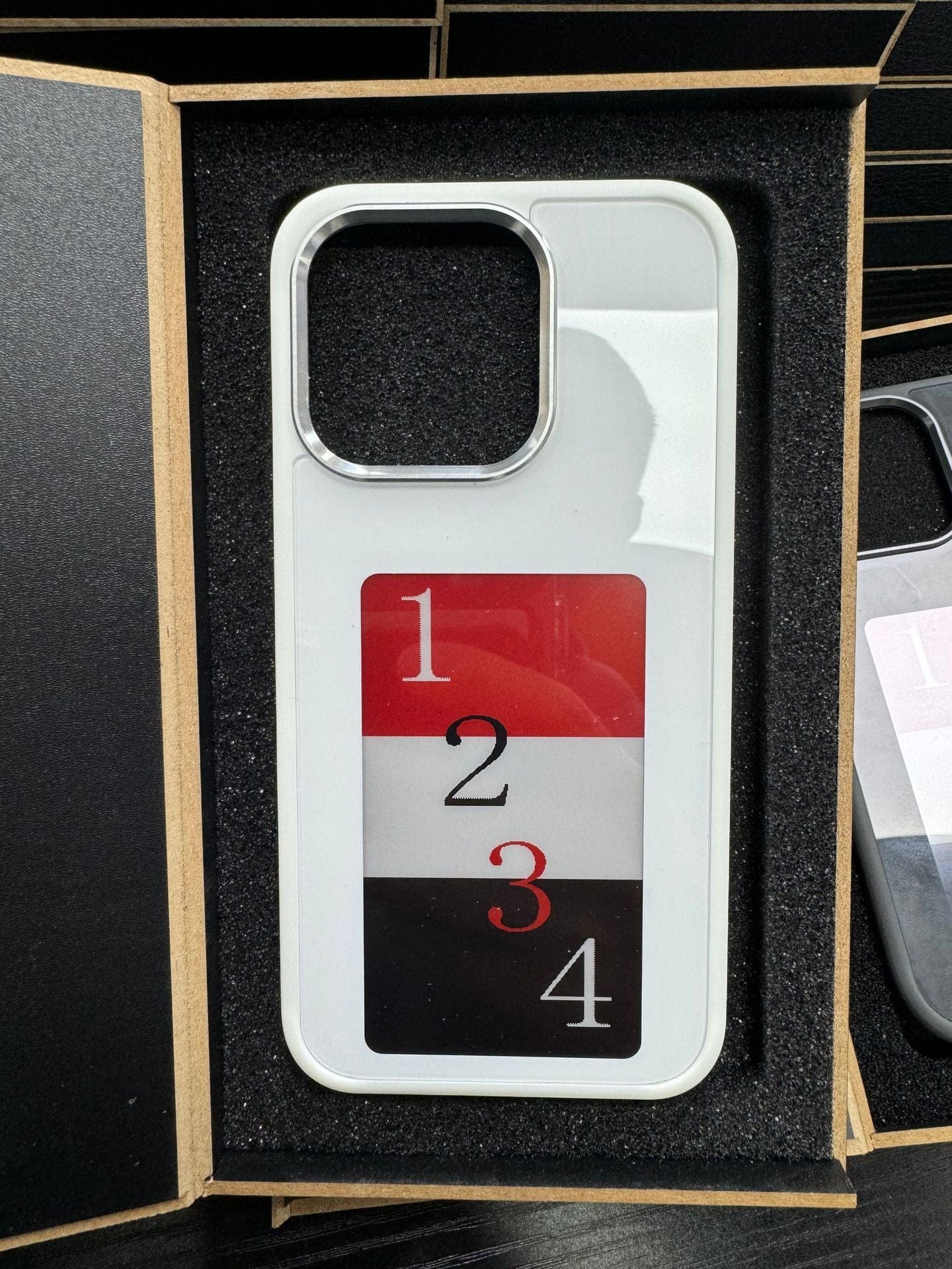E - ink Screen Phone Case Unlimited Screen Projection Personalized Phone Cover Battery Free New Designer Luxury Phone Case - Xpressa
