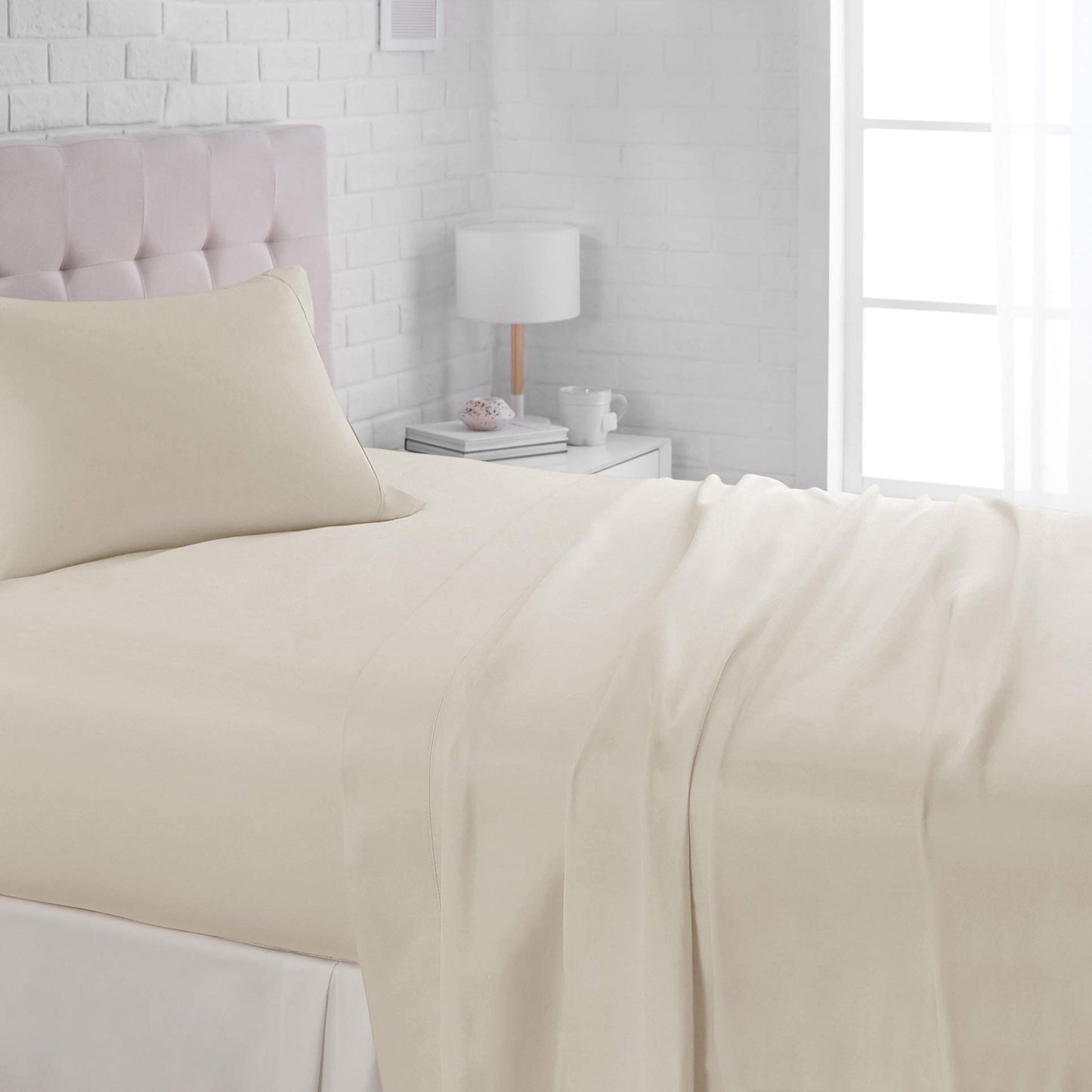 Amazon Basics Lightweight Super Soft, Breathable Easy Care Microfiber 3 Piece Bed Sheet Set with 14-Inch Deep Pockets, Twin, Dark Gray, Solid