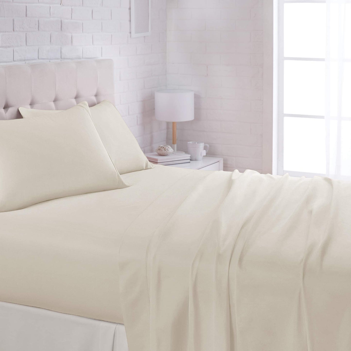 Amazon Basics Lightweight Super Soft, Breathable Easy Care Microfiber 3 Piece Bed Sheet Set with 14-Inch Deep Pockets, Twin, Dark Gray, Solid