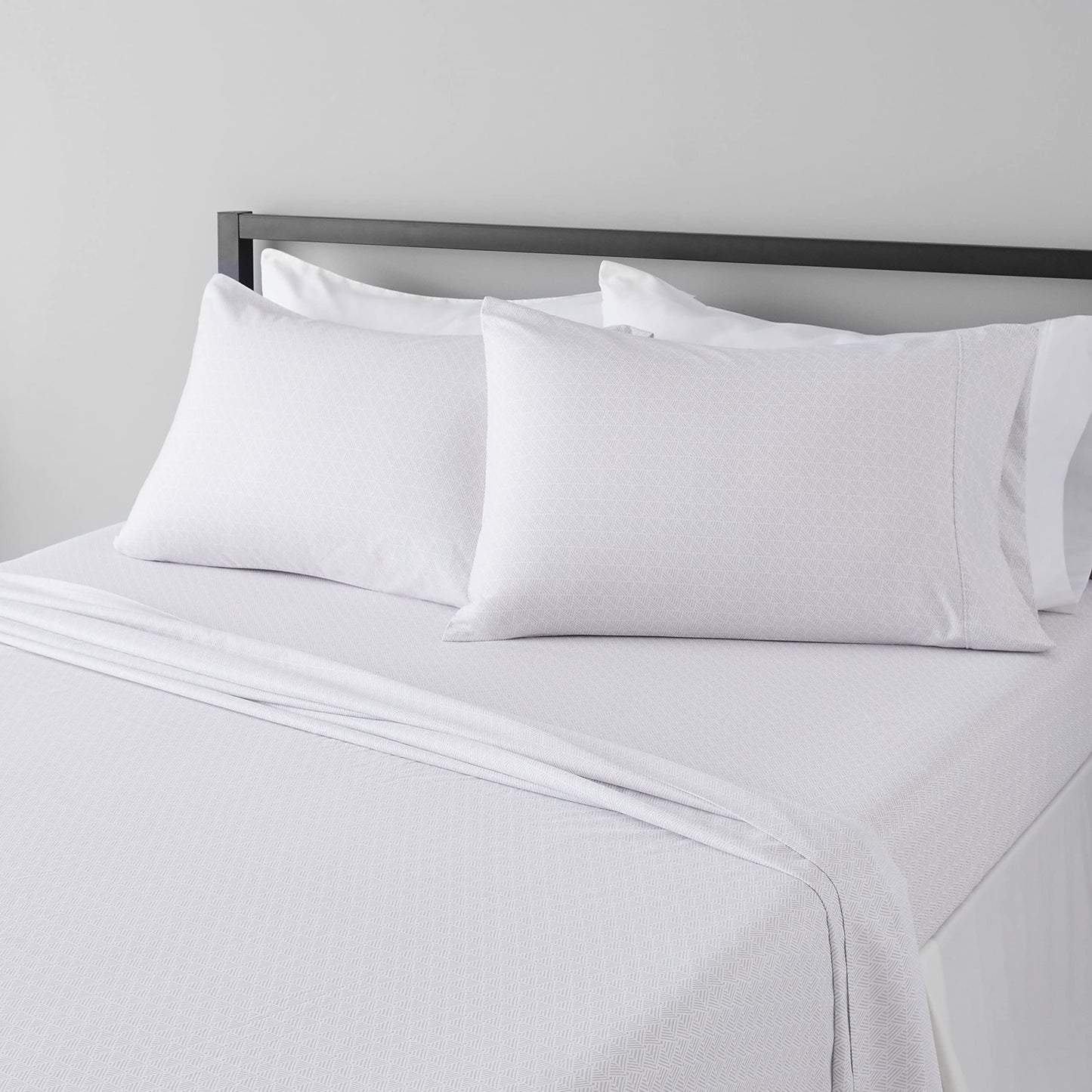 Amazon Basics Lightweight Super Soft, Breathable Easy Care Microfiber 3 Piece Bed Sheet Set with 14-Inch Deep Pockets, Twin, Dark Gray, Solid