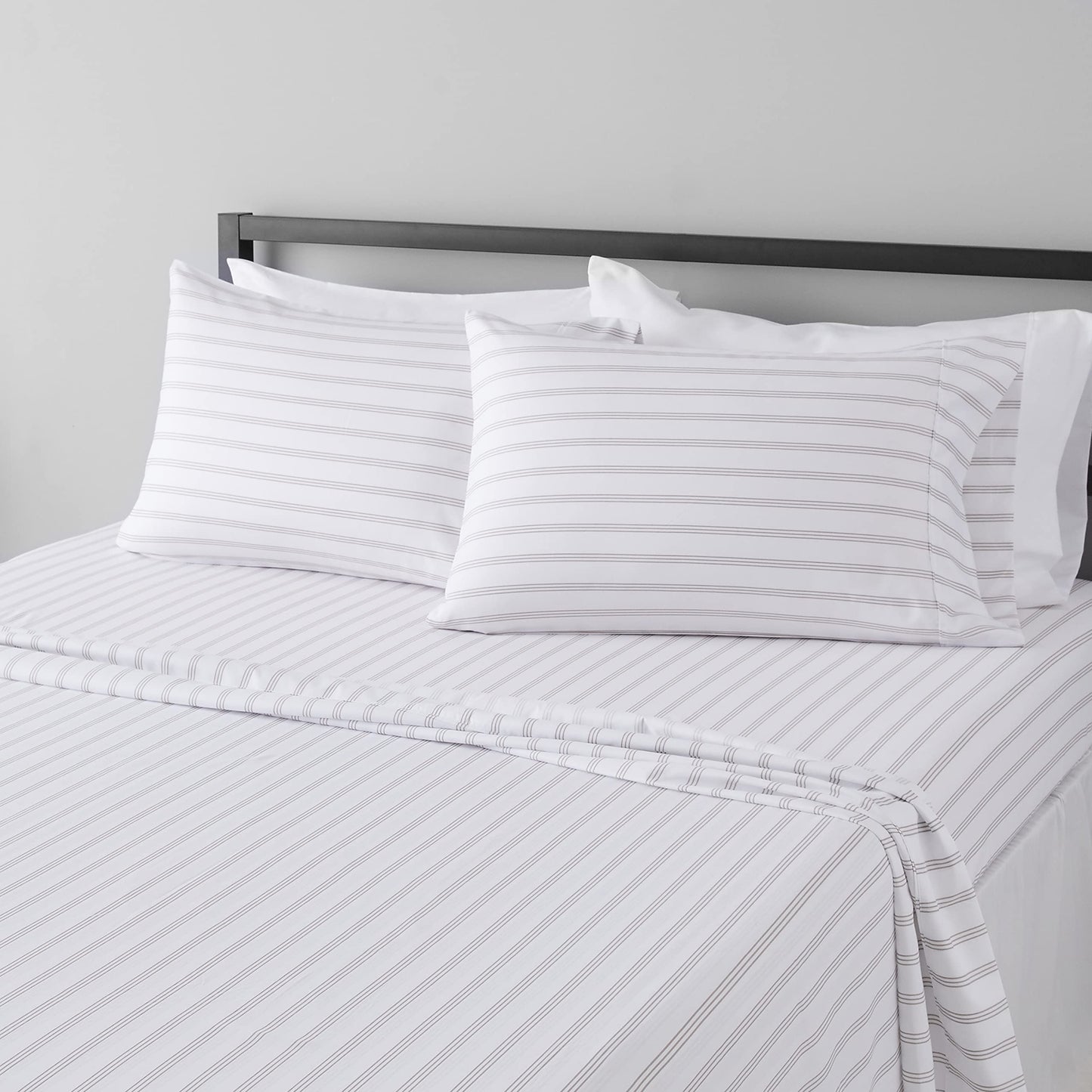 Amazon Basics Lightweight Super Soft, Breathable Easy Care Microfiber 3 Piece Bed Sheet Set with 14-Inch Deep Pockets, Twin, Dark Gray, Solid