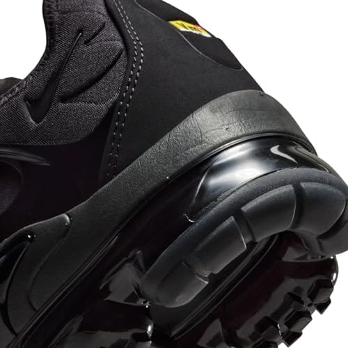 NIKE Men's Athletics Shoes, 10.5 AU - Xpressa
